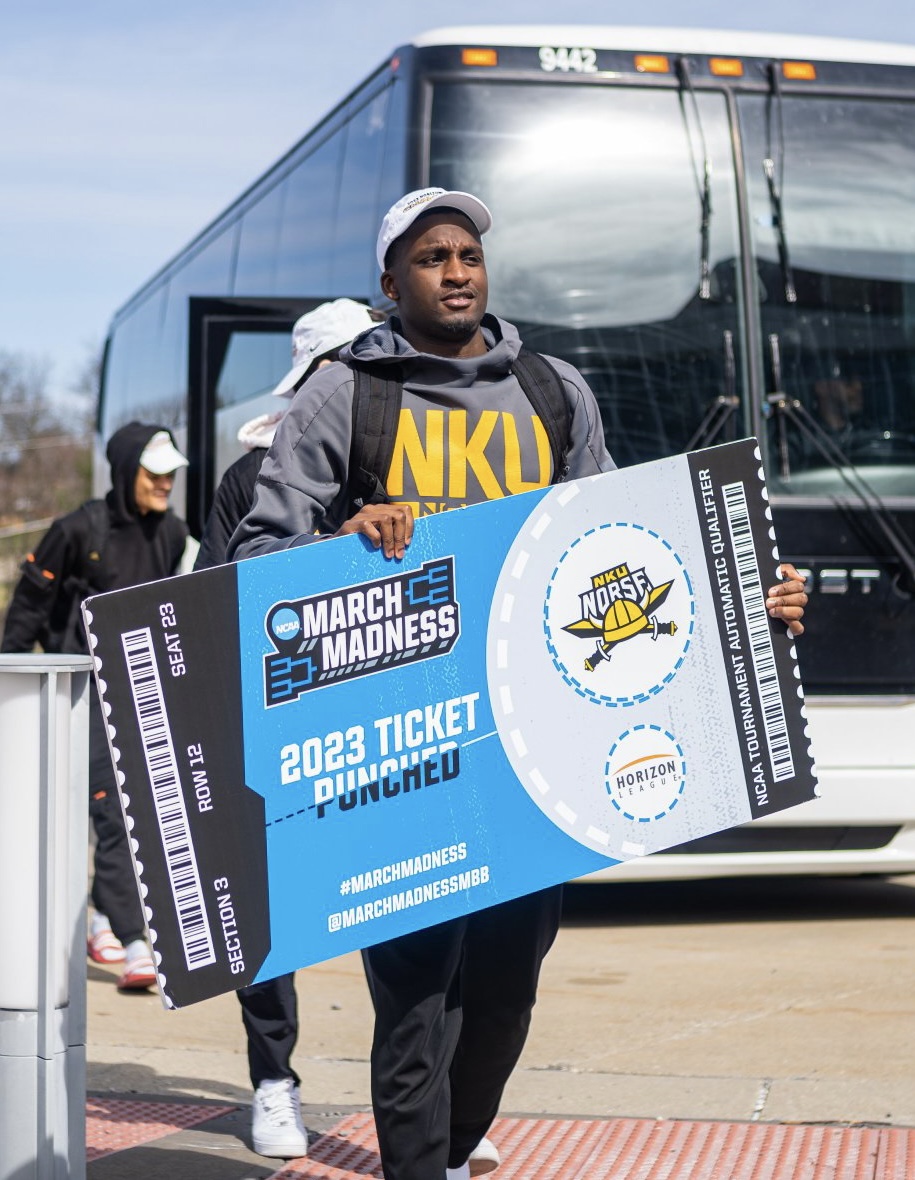 Upgrade his ticket to first class!
Destination: Birmingham. 9:20p Thursday (on TNT)
(Photo by <a href="/violet_lewis9/">Violet Lewis</a> )
 #NorseUp