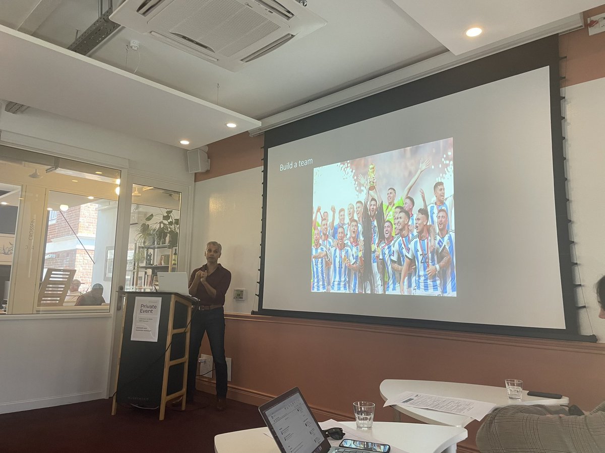 bartspom's tweet photo. @bartspom Vivek Sharma stressing the importance of a well functioning team to treat patients with IE https://t.co/rGtEoM2b1a