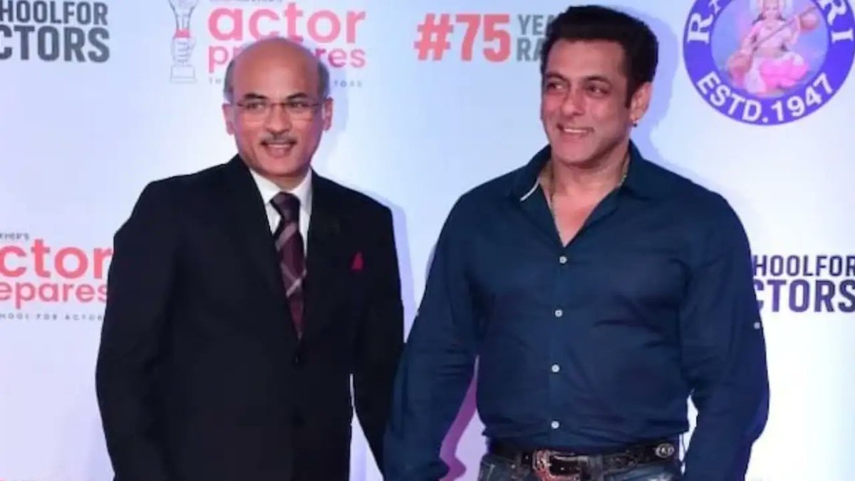 girishjohar's tweet photo. 💣💣☄️☄️🔥🔥
Double Dhamaka
💣💣☄️☄️🔥🔥
#SalmanKhan is eyeing for 2 of his mega releases in 2024 !
#Eid2024 - #Kick2
#Diwali2024 - #PremKiShaadi tentative title
#PremIsBack #SoorajBarjatya #SajidNadiadwala
@BeingSalmanKhan @WardaNadiadwala
@SoorajBarjatya
❤️🔥❤️🔥❤️🔥 https://t.co/Yzi2FGu9kg