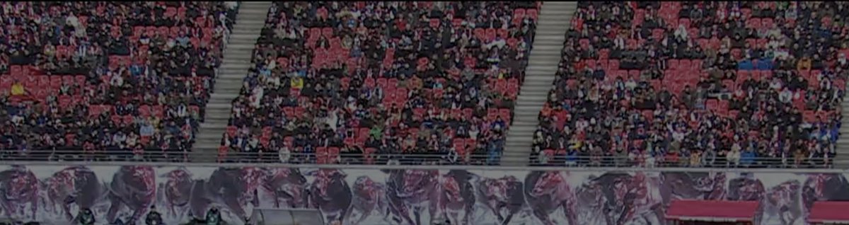 artus69's tweet photo. Das Stadion in Leipzig wird mit einer Kapazität von 47.069 Zuschauern angegeben. Laut kicker waren bei #rblbmg 46.687 da. Entweder haben Dauerkarteninhaber keinen Bock, oder da wird massiv in die Irre geführt. Screenshot (Sportschau) ist sogar die "Fernsehseite". https://t.co/ShWcIzX4kZ