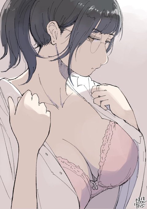 心を落ち着かせるための眼鏡女子 