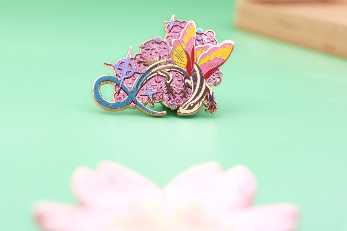 CulturalKrell's tweet photo. See our custom pins,the colour is very prominent!We support customization for all processes,do you want them?😜
#lollipopins #enamelpins #custommade #smallbusiness #pinkdesign #softenamelpin #metalbadges https://t.co/ulSVdN9X0o