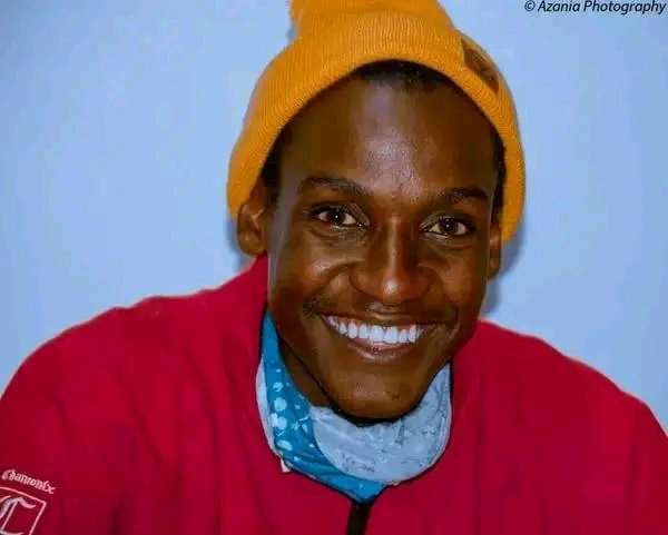 Lankies_P's tweet photo. #helpmefindajobchallenge

Name  : Lehlohonolo Beniel Bulluru
Surname   : Kolobe
Qualification    : Bcom with specialization in Economics
Year obtained.    : 2021
Institution  : The University of the Free State
Email   : lbbkolobe@gmail.com
Contact numbers: 0813963188 https://t.co/979lIyyR2R