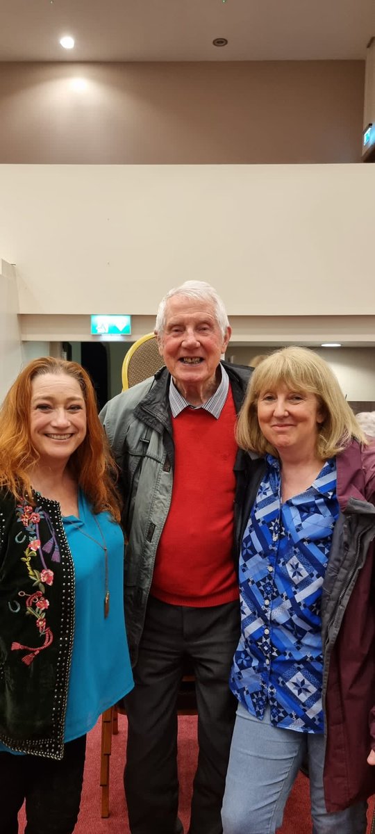 A brilliant night for my dad Billy when he got a picture with the singing sensation ⁦@niamhkavanagh93⁩. The Illegals played at the Crum Saturday night and what a fantastic gig. Dad is Niamh’s biggest fan and what a lovely woman she is.