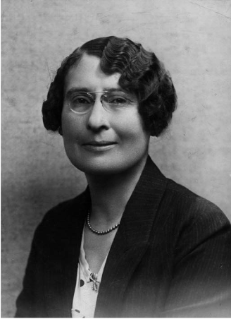 BCLocalHistory's tweet photo. In June 1920 Mizpah Gilbert became the Chief Librarian of #Chiswick’s Free Public Library, one of the first public libraries in the country to appoint a woman as a chief librarian. Learn more of her modernising work in Journal 29 - https://t.co/TuG9LC4Gcx #WomensHistoryMonth https://t.co/Ew7M4r0i6K