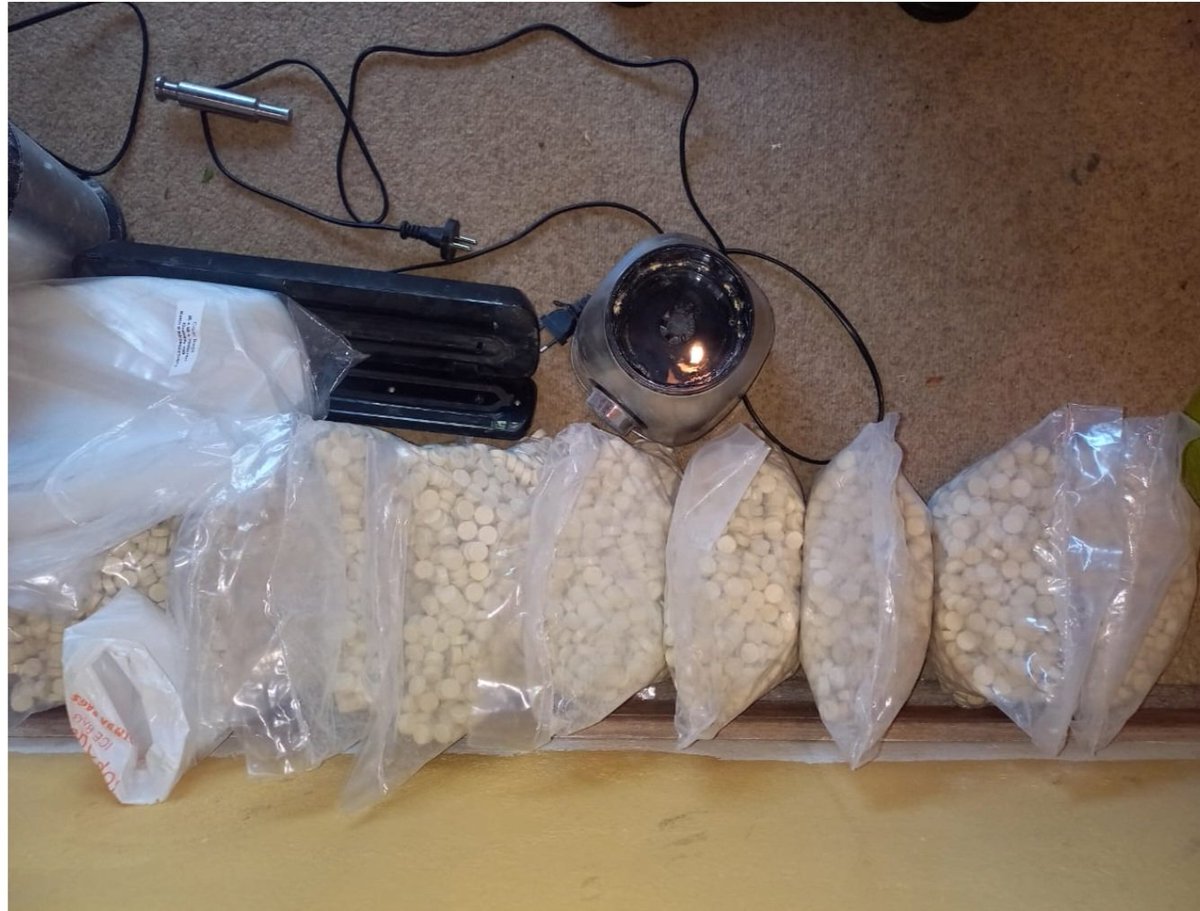 PSAFLIVE's tweet photo. BREAKING NEWS: Illegal foreigner arrested in possession Mandrax tablets. with an estimated street value of about R930 000.00 in  BLOEMFONTEIN CBD . A case for possession,manufacturing illegal drugs and contravention of the Immigration Act was opened at Parkweg Police Station. https://t.co/x1yUzQDMj9