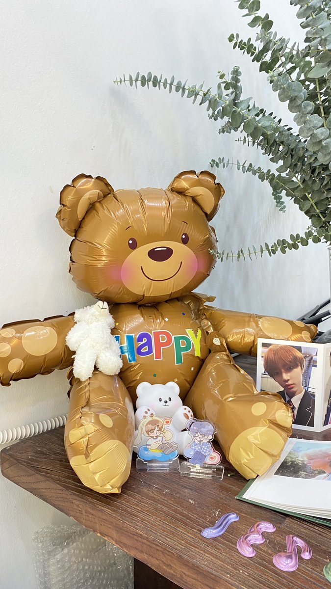 myspringGYU's tweet photo. #봄을물어온강아지
#Spring_puppy

범규의 마음처럼 따스한 해시태그와 벽면에 붙어있던 새벽 3시 감성이 느껴지는 사진까지 전부 취향을 저격당해 나가기 힘든 곳이었어요 🥲 “행복한 사랑” 이라는 꽃말과 잘 어울리는 행복을 주는 공간이었습니다 💖 https://t.co/TJnD91u3kM