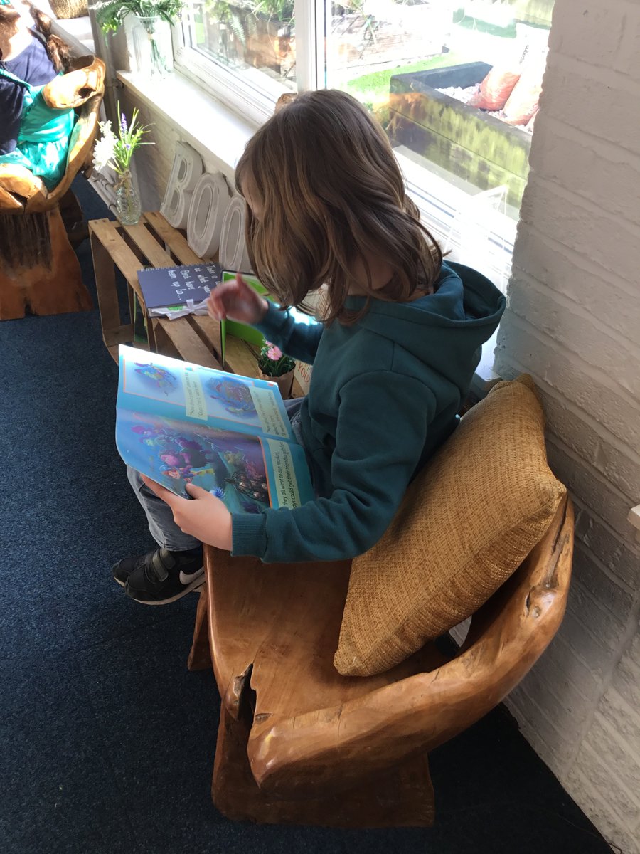 MossParkPrimary's tweet photo. Year 1 reading for pleasure 📚🫶 https://t.co/yGKruLwxpW