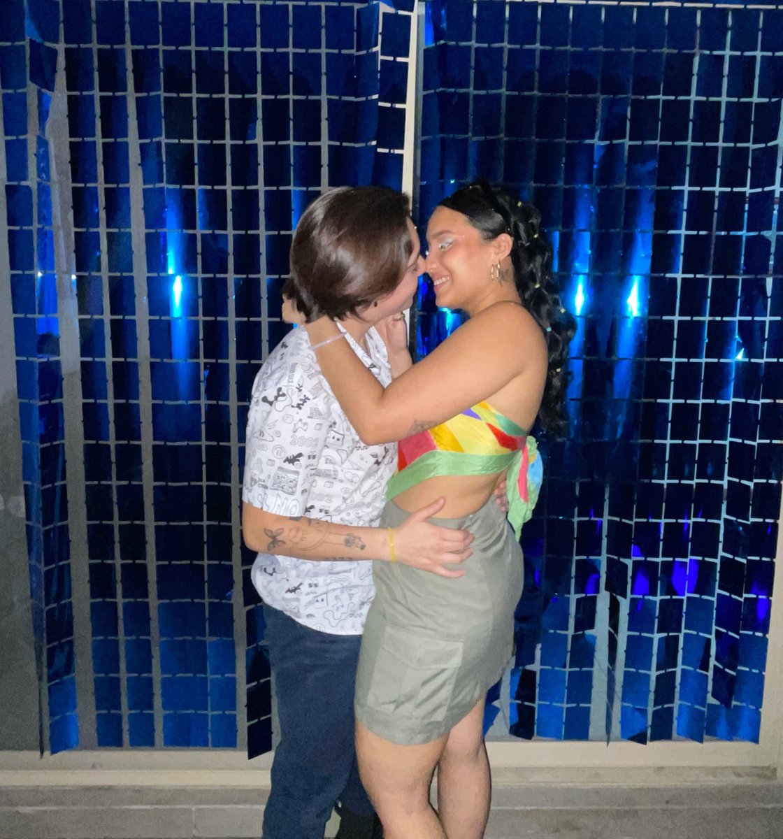 EDziib's tweet photo. Me haces tan feliz @sianllae https://t.co/SE9yu1WWiI