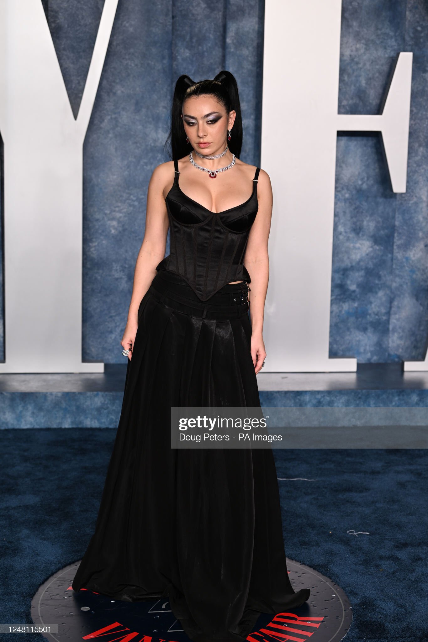 hourly charli xcx on Twitter "Charli XCX at the 2023 Vanity Fair Oscars after party. https//t
