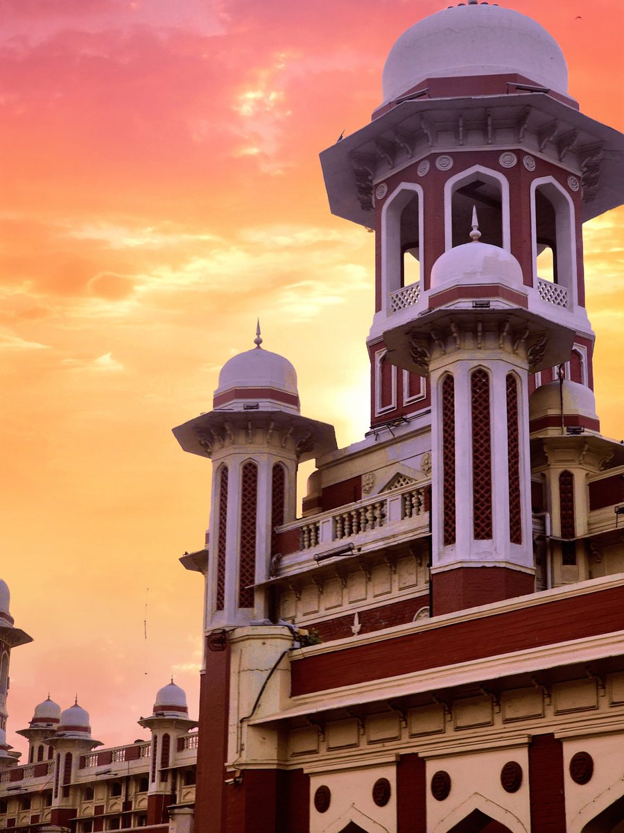 OfficialRituRai's tweet photo. A city to dream in and a place you can live in. The city of Nawabs

#Lucknow https://t.co/kuiFUNgs9j
