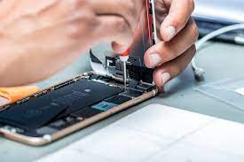 RepairEvolution's tweet photo. Have you got a tech problem? Don't throw it away just yet! Tech repair services can save you money and reduce e-waste. Next time your device malfunctions, consider repairing it instead of replacing it. #TechRepair #SustainableTech #RepairEvolution https://t.co/NonbrzOhpK