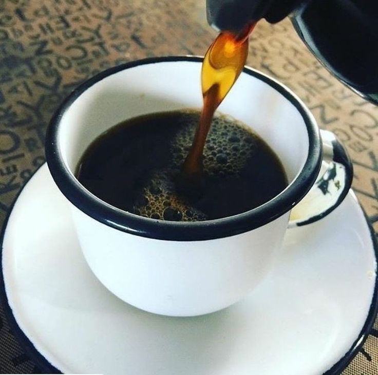 KeebFreshFarms's tweet photo. 3:4: Today, Uganda produces several high-quality coffee varieties, including Robusta and Arabica. The industry supports over 1.5 million families across the country, with a significant portion of coffee farmers being women. https://t.co/DiyBIucII7