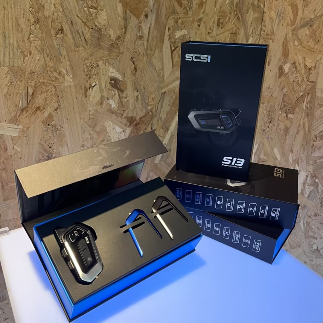 scsetc_intercom's tweet photo. Packaging and appearance display of SCSETC S13. π€
Three color options satisfy different people's unique preference, and the new setting cool metallic texture suits the motorcycling better.β€οΈβπ₯π
#scsetc #motorcycleintercom #S13 #rideconnect #motorlove #ridinglife #helmetheadset https://t.co/GDkW3LKzTm
