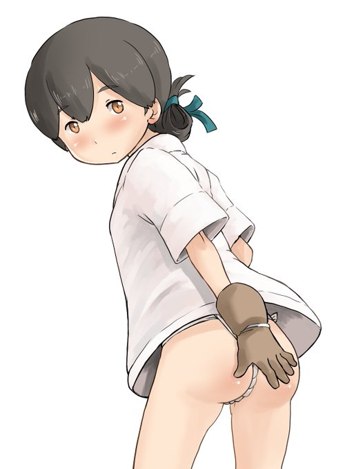 #これを見た人はぱんつを見せているキャラクターの画像を貼れ
ぱんつ? 