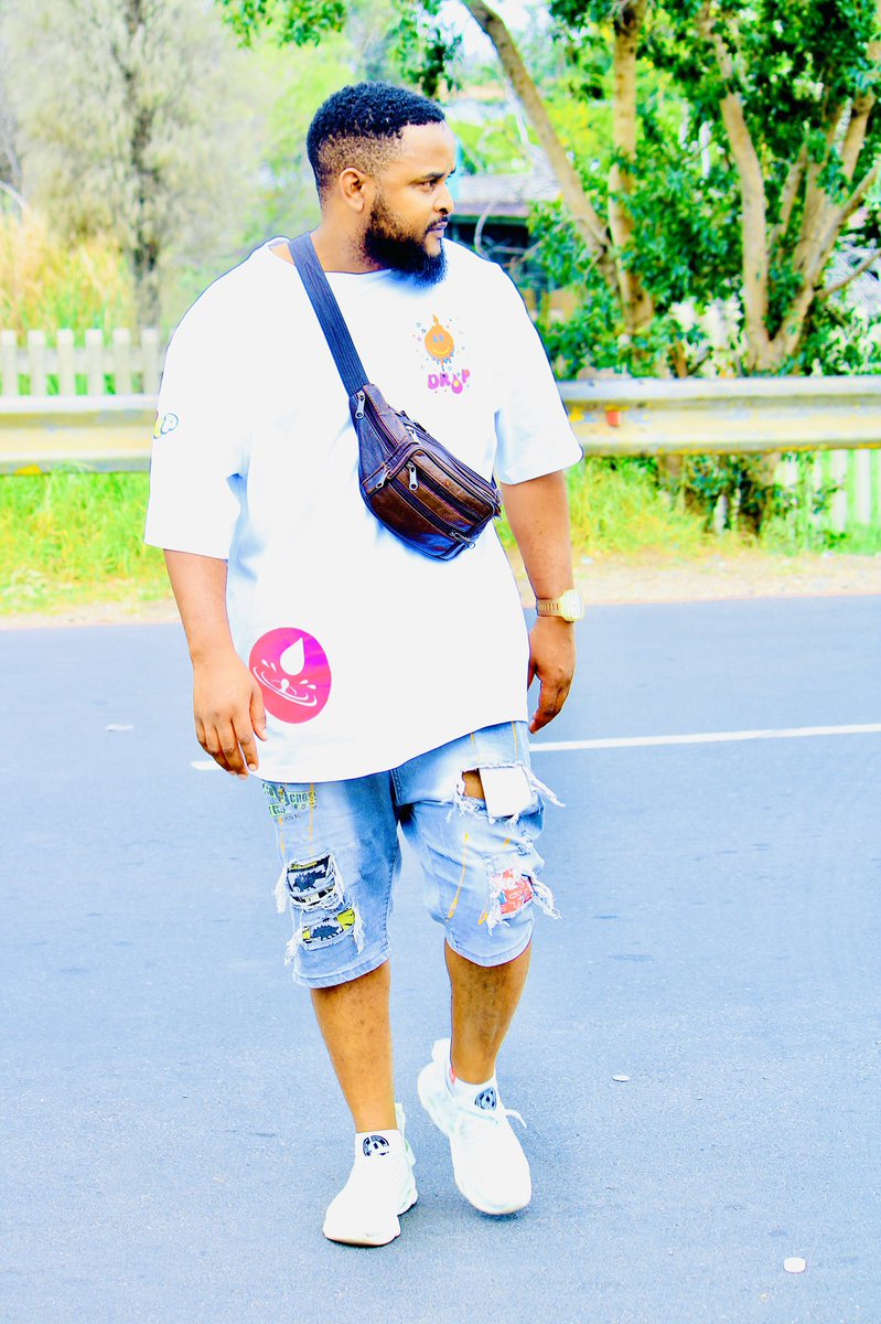 DropBrand's tweet photo. Look good feel good 

#RIPAKA 
#Ripcostatich 
#daterush https://t.co/CX6rnmmJrQ