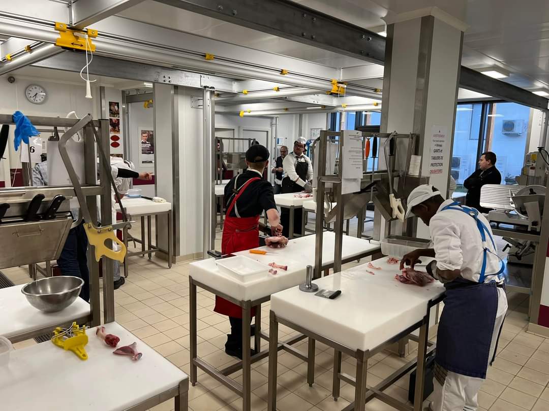 Interbev_Oc's tweet image. Finale régionale Occitanie "Meilleur apprenti de France" en boucherie à Cahors.
#aimezlaviandemangezenmieux #naturellementflexitarien #interbev #boucherie #laviande #maf #Occitanie