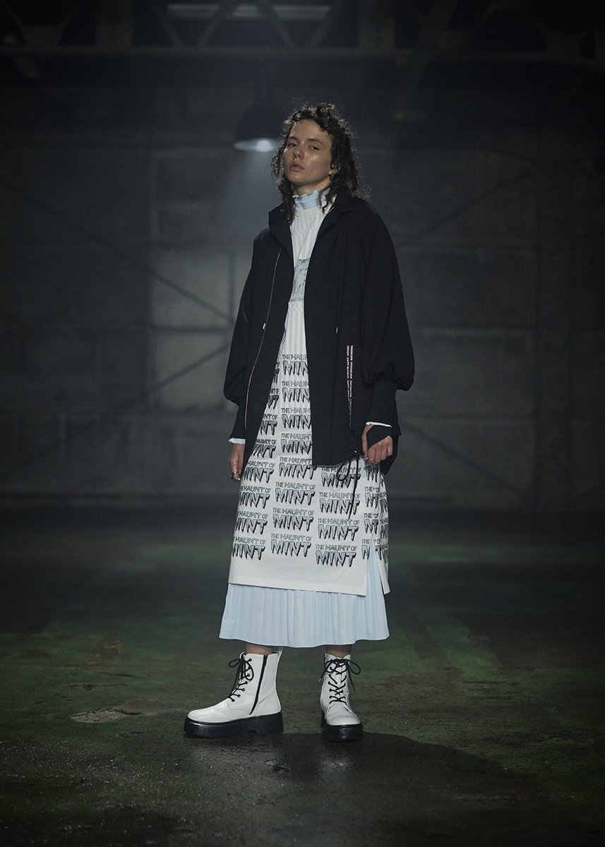 RakutenFWT's tweet photo. mintdesigns ミントデザインズ
2023 A/W collection
#RakutenFWT サイトで全ルック公開中
👉 https://t.co/G0sQYsKGEr
公式YouTubeではプレゼンテーション映像もご覧いただけます
#mintdesigns #ミントデザインズ
#RakutenFWT #fashionweek #ファッションウィーク #tokyo #東京 #楽天 #Rakuten https://t.co/kzVxy1eyd3