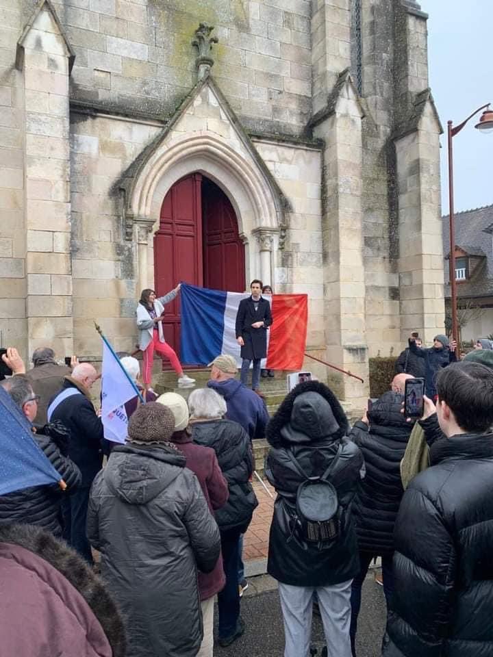 Reconquete_off's tweet photo. 🔴 À Bélâbre, nos militants étaient ce week-end aux côtés des habitants pour leur rassemblement contre l’installation d’un camp de migrants dans le village.
Agissez contre l’installation des migrants dans vos campagnes : https://t.co/9wCzX5vtLO
#PasDeMigrantsDansNosVillages https://t.co/36jvEhfn9q