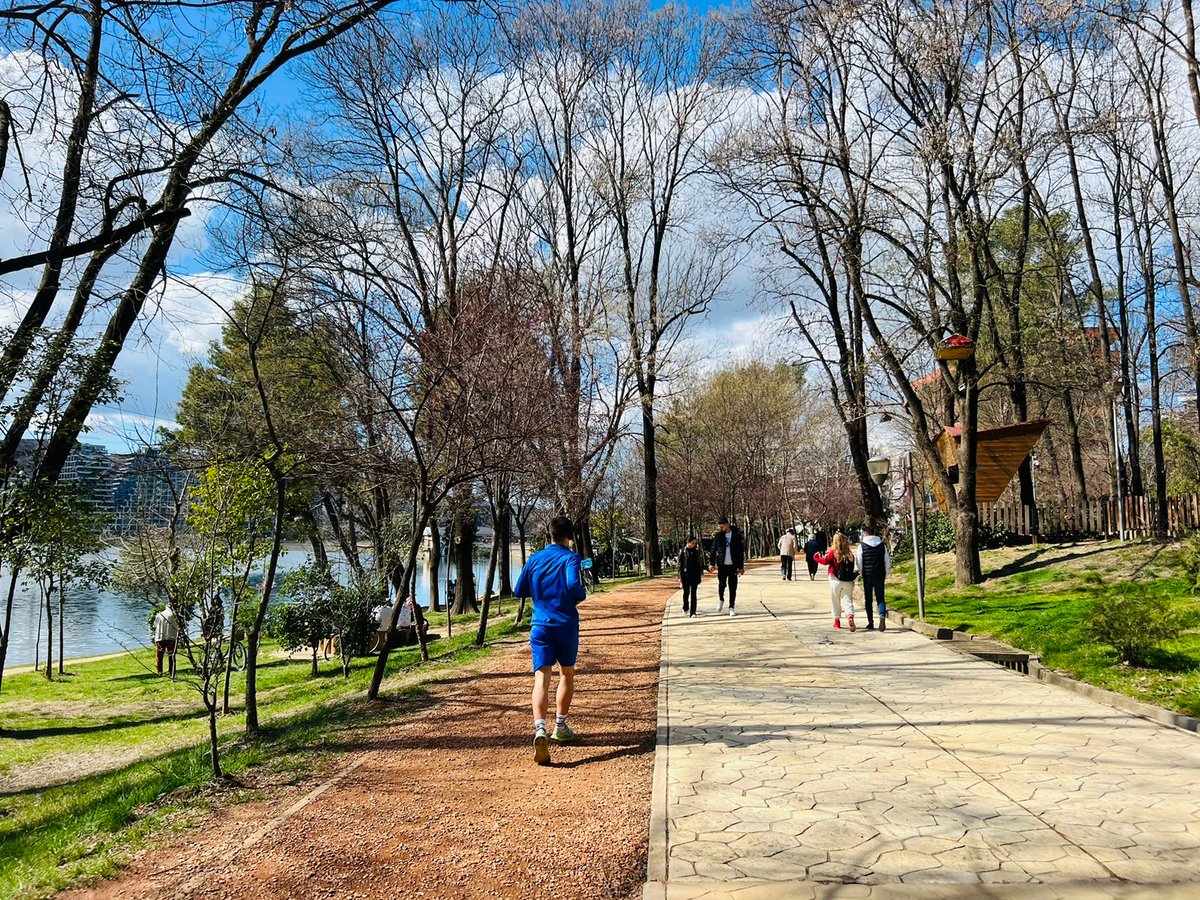 aprtirana's tweet photo. Mirëmëngjes dhe javë të mbarë nga Parku i Madh i Liqenit!🏃♀️🏃♂️🏃
#parkuiliqenit
#lifesport
#mondaymotivation
#tiranakryeqytetievropianisportit https://t.co/ksqIzfepmR