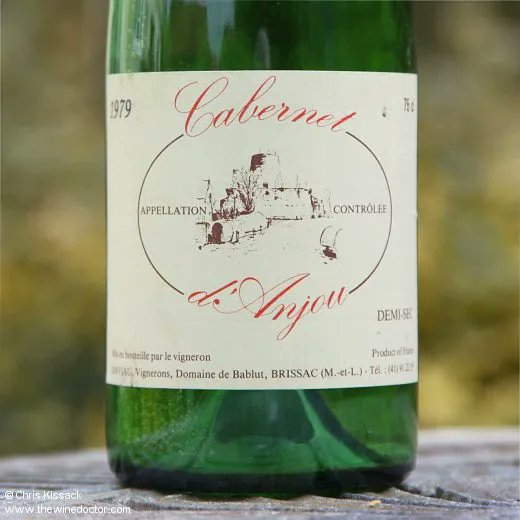 chriswinedoctor's tweet photo. Published today: My choice from this weekend's vinous adventures is the 1979 Cabernet d'Anjou from Domaine de Bablut.
https://t.co/sO7m7Jmo5u
[free to read]
#wine #winetasting #loire #loirewine #cabernetdanjou #cabernetfranc #cabernetsauvignon #domainedebablut #anjou https://t.co/s7dgyqxoCx
