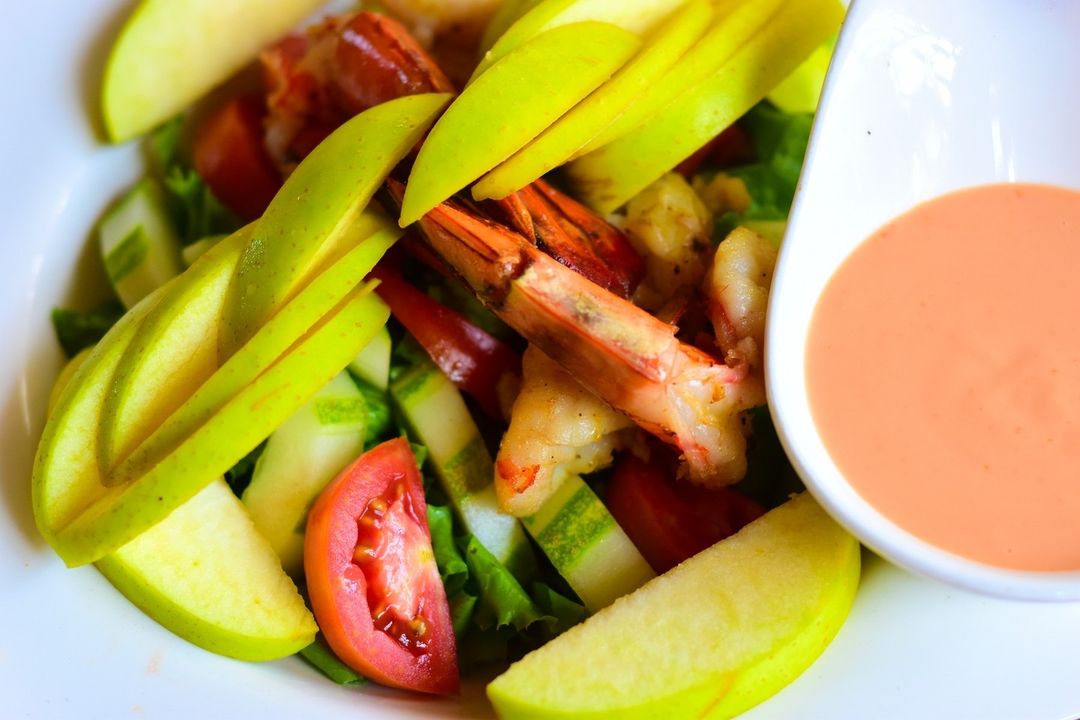 SidewalkVi's tweet photo. We make it healthy, we make it delicious.
Shrimp Salad or Fruit Salad, what's your pick?π₯
Visit us today - 23 Sanusi Fafunwa Street Victoria Island
#SidewalkVI #BarInLagos #Salad #Cocktail #Mocktail #Smoothies #Drinks #Lagos https://t.co/Dp2n44ZErh