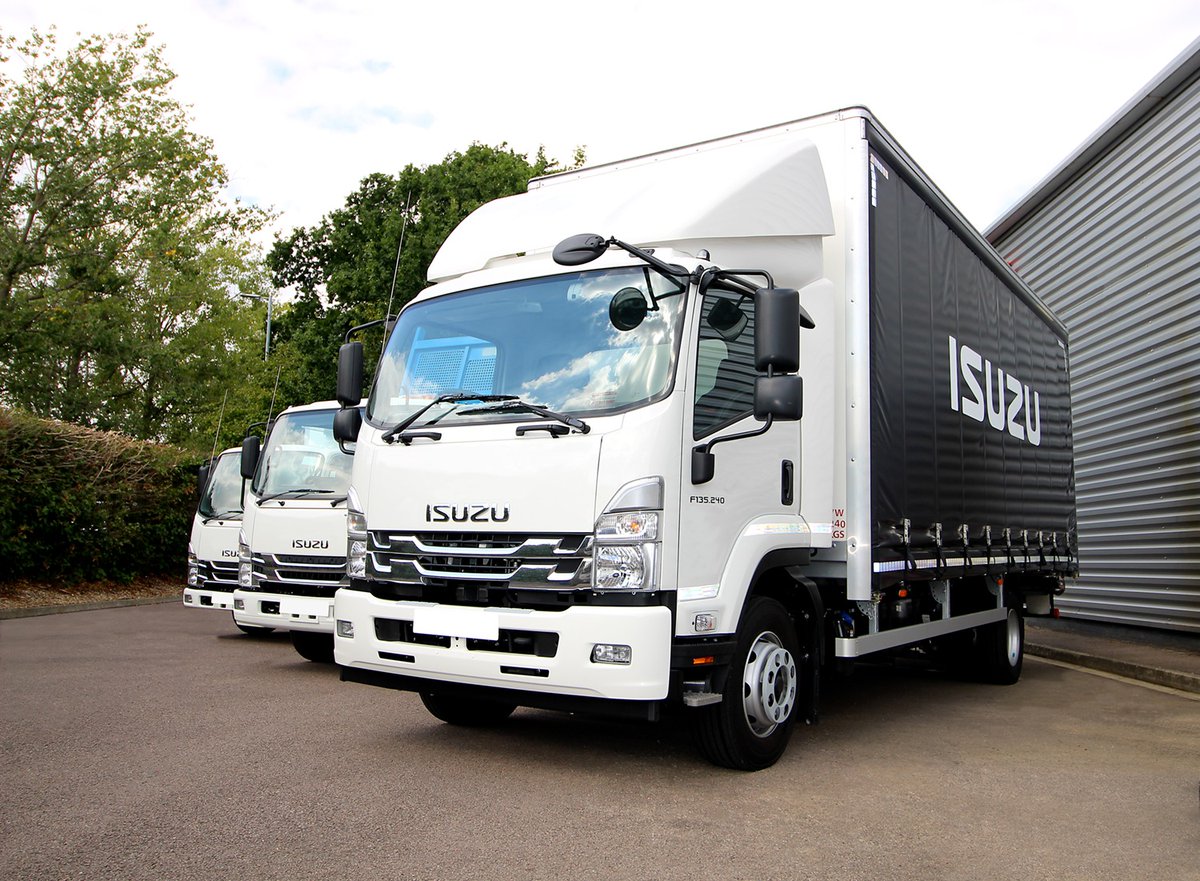 The Isuzu 13.5 tonne Curtainside heading up a fleet 👌 A bigger brother to the 7.5 tonne and 3.5 tonne vehicles as part of this line up. For more details on the whole Isuzu range visit our website jdstrucks.uk
#IsuzuTruckUK #JDSTrucks #ISUZU #newvan #newtruck