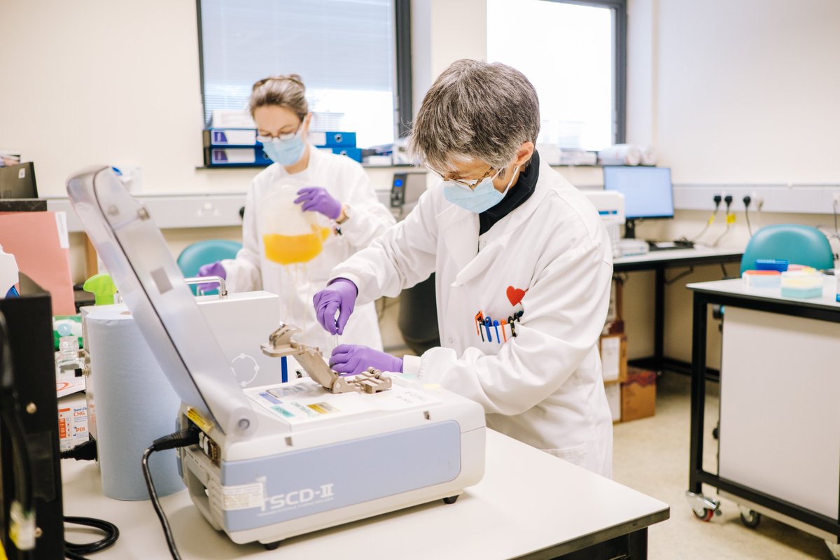 GwaedCymru's tweet photo. I ddathlu #HealthcareScienceWeek2023, rydym yn canmol pob gwyddonydd gofal iechyd sydd wedi bod yn gweithio'n ddiflino i wneud ein byd yn fwy diogel.
Mae eich sgiliau, eich proffesiynoldeb a'ch ymroddiad yn gwneud gwahaniaeth i fywydau pobl bob dydd. Diolch ๐ https://t.co/77EmIbYMoH