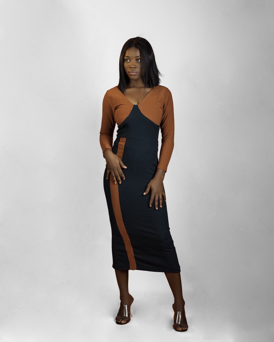OnomsPee's tweet photo. @_theladymo I am a fashion/ rtw designer. I make work wears, and I can make any other design of your choice. You can also check our IG page @onoknigeria for our other designs. https://t.co/zEz19jI9Kb