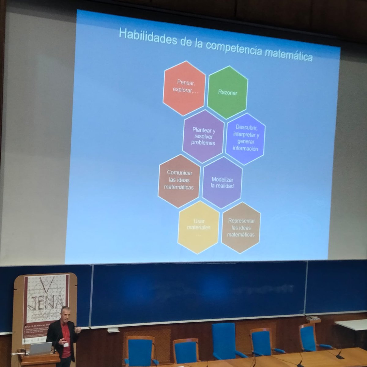 SantaAnaCalata's tweet image. El pasado fin de semana se han celebrado en la Facultad de Ciencias de Zaragoza las #VJEMA (Jornadas de Educación Matemática en Aragón). En ellas se ha hablado y discutido sobre la oportunidad que supone la nueva ley, sobre las 𝚝𝚑𝚒𝚗𝚔𝚒𝚗𝚐 𝚌𝚕𝚊𝚜𝚜𝚛𝚘𝚘𝚖𝚜...