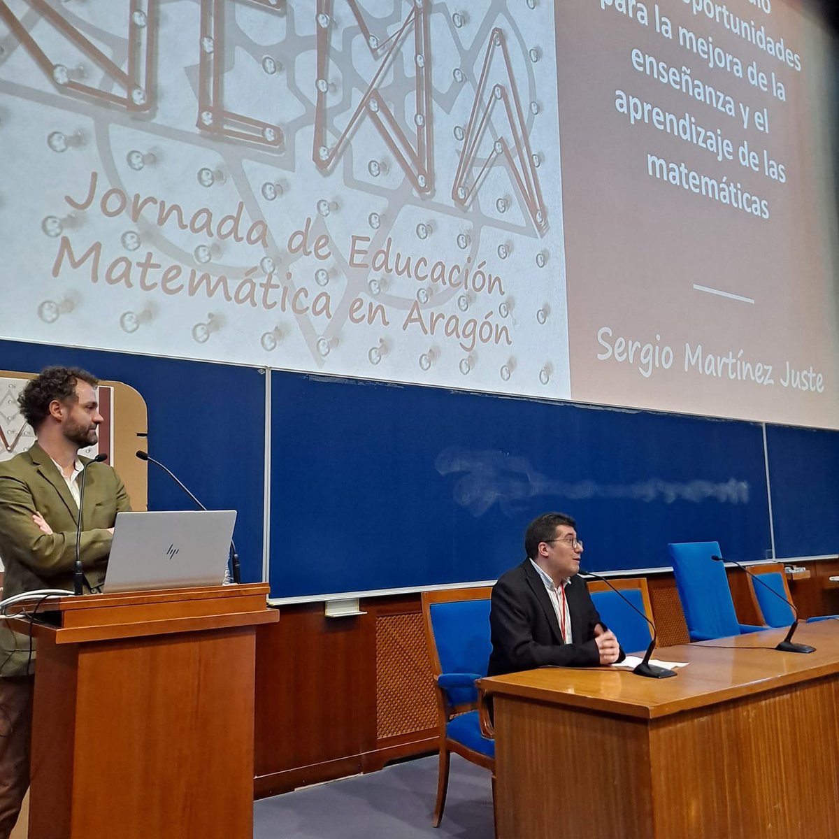 SantaAnaCalata's tweet image. El pasado fin de semana se han celebrado en la Facultad de Ciencias de Zaragoza las #VJEMA (Jornadas de Educación Matemática en Aragón). En ellas se ha hablado y discutido sobre la oportunidad que supone la nueva ley, sobre las 𝚝𝚑𝚒𝚗𝚔𝚒𝚗𝚐 𝚌𝚕𝚊𝚜𝚜𝚛𝚘𝚘𝚖𝚜...