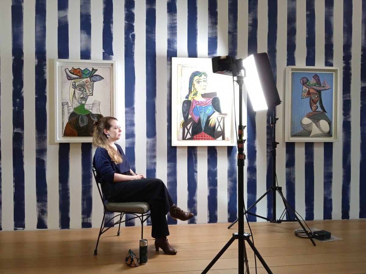 SCamblong's tweet photo. [Tournage] Silence, on tourne 🎬🎥
Aujourd'hui, direction le @MuseePicasso à Paris pour préparer une campagne de médiation culturelle avec la formidable équipe du Groupe @BeauxArts_mag 🎨
#culture #Paris #ExploreParis #ExploreFrance https://t.co/QKcknv76cp