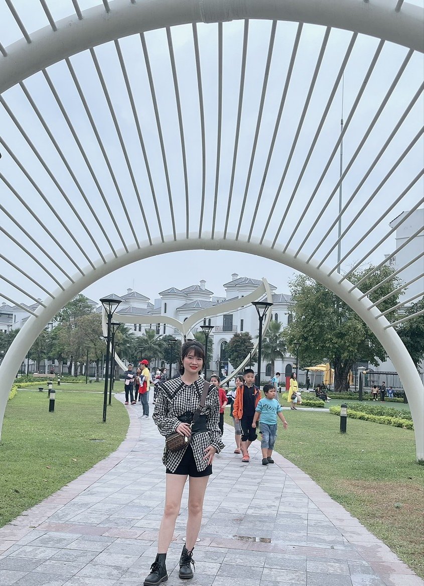 quỳnh trang tweet media