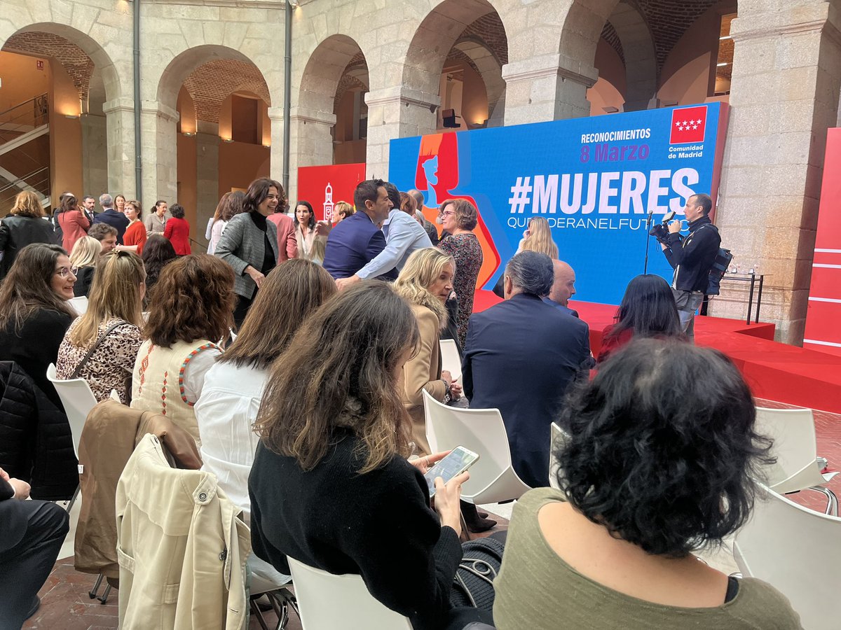 @empresaflexible en unos días estaremos celebrando nuestra entrega de premios también con la <a href="/PatriciaReyes_R/">Patricia Reyes</a> directora general de #igualdad de la <a href="/ComunidadMadrid/">Comunidad de Madrid</a> . Hoy celebran su gran día