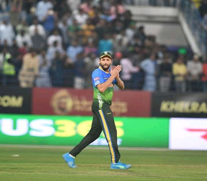 -------- MATCH DAY ----------

• Asian Lion vs World Giants
• Match Time 7:30pm
• Captain Shahid Afridi will be in live action today! 

Best Of Luck @SAfridiOfficial Lala Today's Match

#LegendLeague #ALvsWG