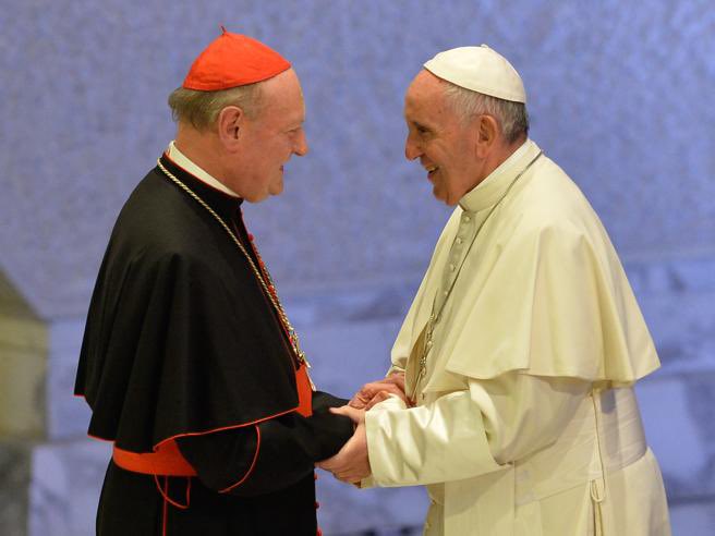 CardRavasi's tweet photo. Ricordo ancora quando sono uscito dal Conclave, dopo aver eletto Papa Francesco. Sapevo già che la semplicità del suo linguaggio e della sua azione avrebbero attinto all’essenzialità della verità e dell’amore. E questa semplicità è sinonimo di grandezza. #TenYearsPopeFrancis https://t.co/aAZ76IZKS0