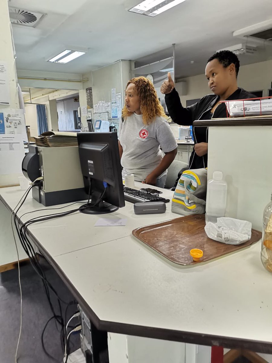 RedcrossSa's tweet image. Red Cross Free State lend a helping hand as patients are neglected due to ongoing strike.
Providing #firstAid knowledge, home based care and health and care. They are making sure that patients are being fed and that the premises are clean.#NehawuStrike