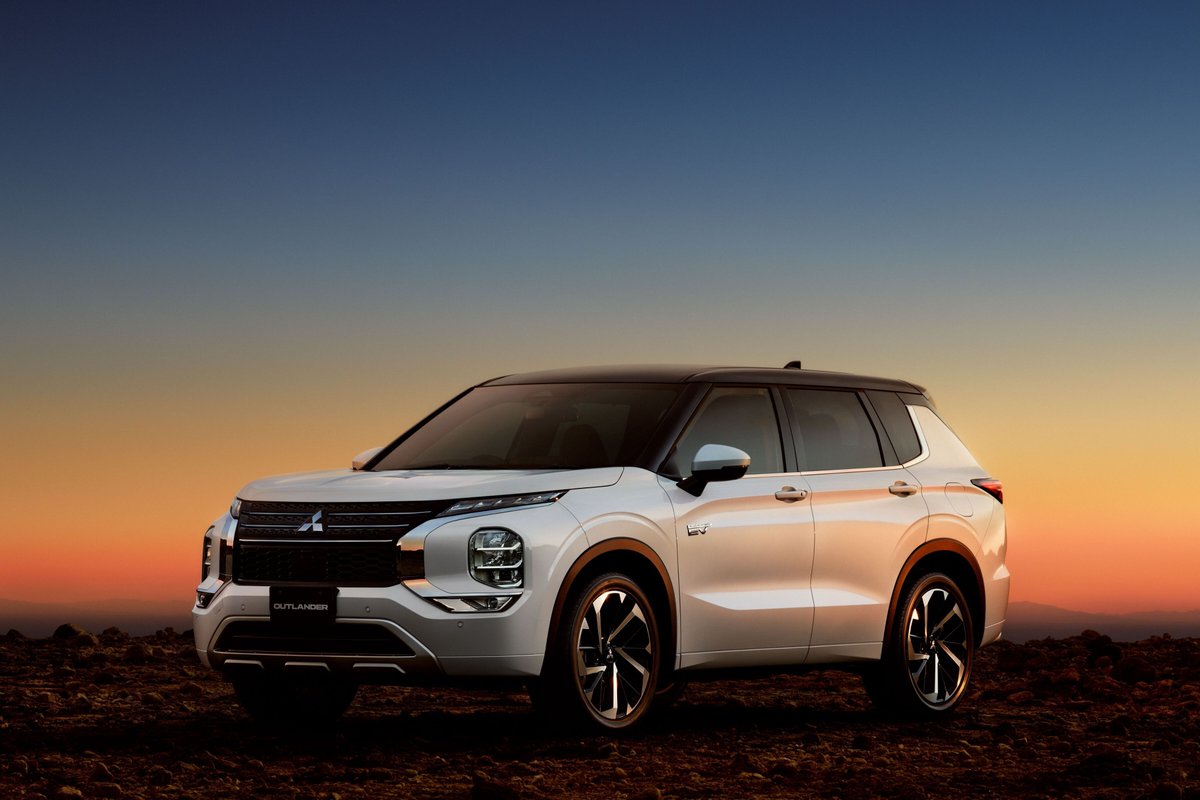 Mitsubishi_ES's tweet photo. Anunciamos la 2ª generación del #OutlanderPHEV en #España en 2024. Un diseño espectacular con la evolución de la tecnología híbrido enchufable que revolucionó la movilidad. Incorpora mejoras en potencia, autonomía eléctrica, espacio interior, seguridad, conectividad y confort. https://t.co/AkrjtLyh34