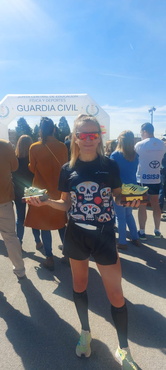 Fin de semana prolífico para los atletas de RunningDC. Hemos tenido representación en la Metlife, en la Intercampus, en el medio maratón de Lisboa y en la carrera solidaria Capitán Duque, en Valdemoro, en la que Eva se ha alzado con el tercer puesto de la general. Enhorabuena!!