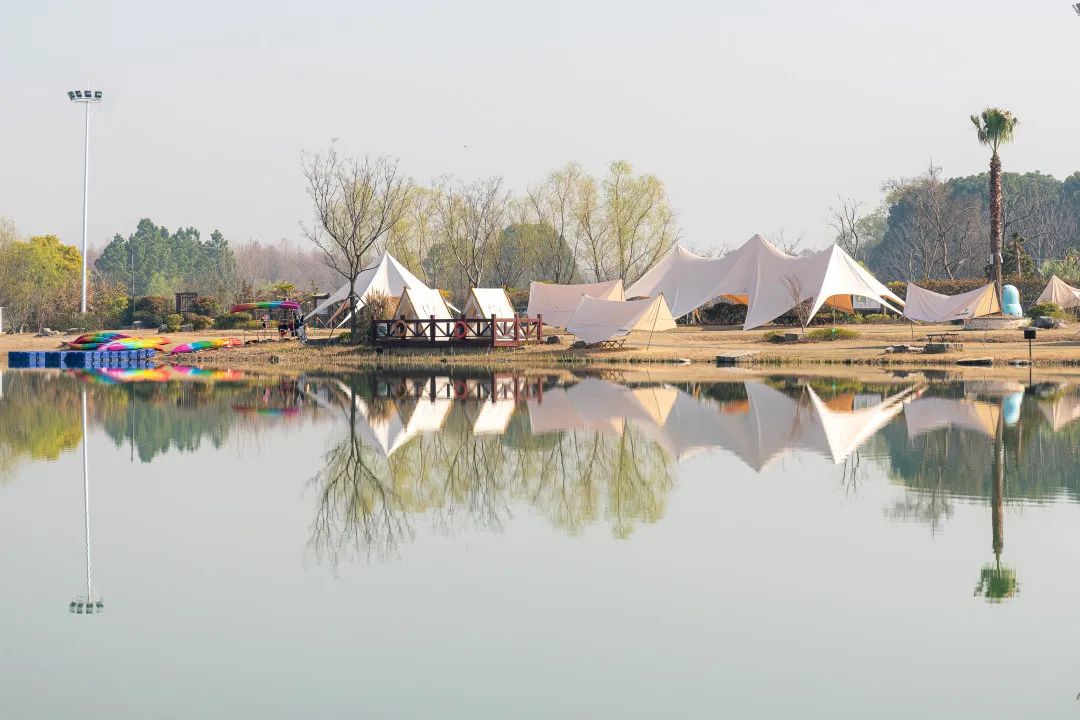 SND_China's tweet photo. Suzhou Taihu Lake Wetland Park has launched a #metaverse-related activity that allows people to engage in digital tours until June 24. 
Covering 230 hectares, the park is an ideal place to enjoy flowers on a #spring outing and enjoy a cruise along the river. 🍃🌼🏕️#VisitSND https://t.co/XbaqOJZAdP