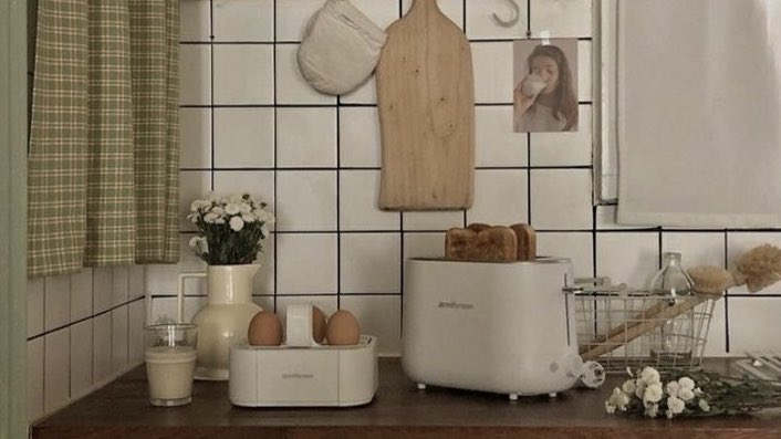 malusokay's tweet photo. Making breakfast at home 🥞 https://t.co/lPnFj6fgPn