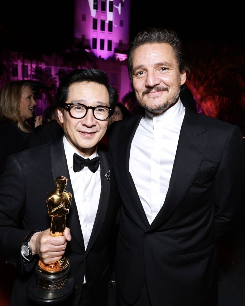 Pedro Pascal Daily tweet media