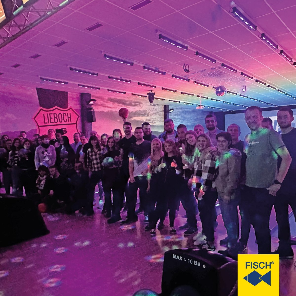 fischtools's tweet image. 𝗙𝗿𝗮𝗺𝗲𝘀, 𝗣𝗶𝗻𝘀 𝗮𝗻𝗱 𝗦𝘁𝗿𝗶𝗸𝗲𝘀 - 𝗶𝘁&apos;𝘀 𝗕𝗼𝘄𝗹𝗶𝗻𝗴-𝗧𝗶𝗺𝗲!🎳 We would like to thank our management and our works council for inviting us to the bowling tournament at Kinobowling Gleisdorf Lieboch.
The photos show that it was fun. 🤩
#teamevent #fischtools