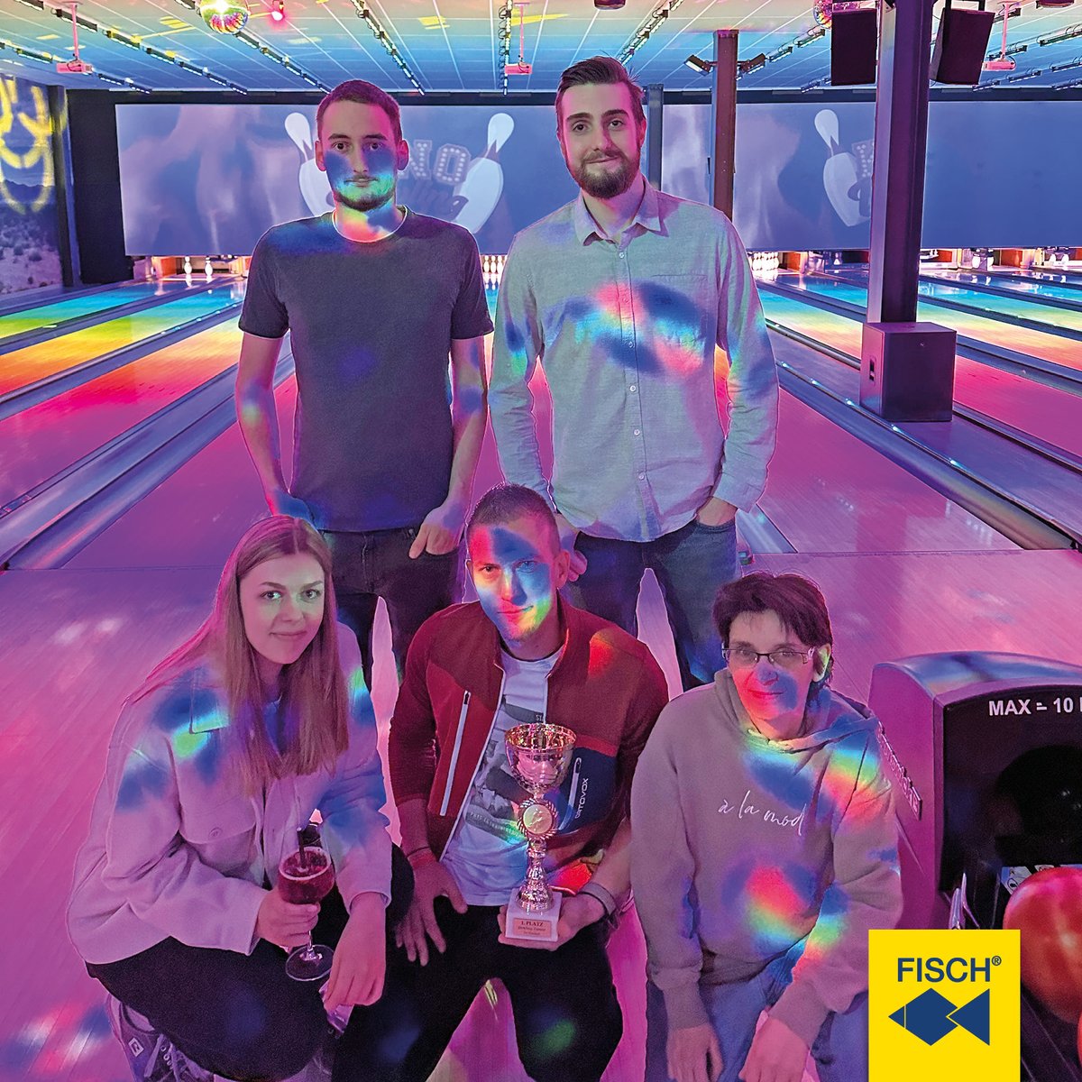 fischtools's tweet image. 𝗙𝗿𝗮𝗺𝗲𝘀, 𝗣𝗶𝗻𝘀 𝗮𝗻𝗱 𝗦𝘁𝗿𝗶𝗸𝗲𝘀 - 𝗶𝘁&apos;𝘀 𝗕𝗼𝘄𝗹𝗶𝗻𝗴-𝗧𝗶𝗺𝗲!🎳 We would like to thank our management and our works council for inviting us to the bowling tournament at Kinobowling Gleisdorf Lieboch.
The photos show that it was fun. 🤩
#teamevent #fischtools