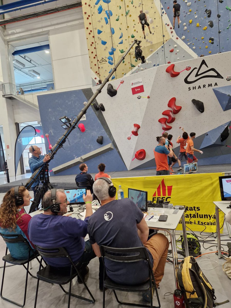 ATorresPodium's tweet photo. Comentando la final del campeonato de Cataluña https://t.co/DTBiwuunri