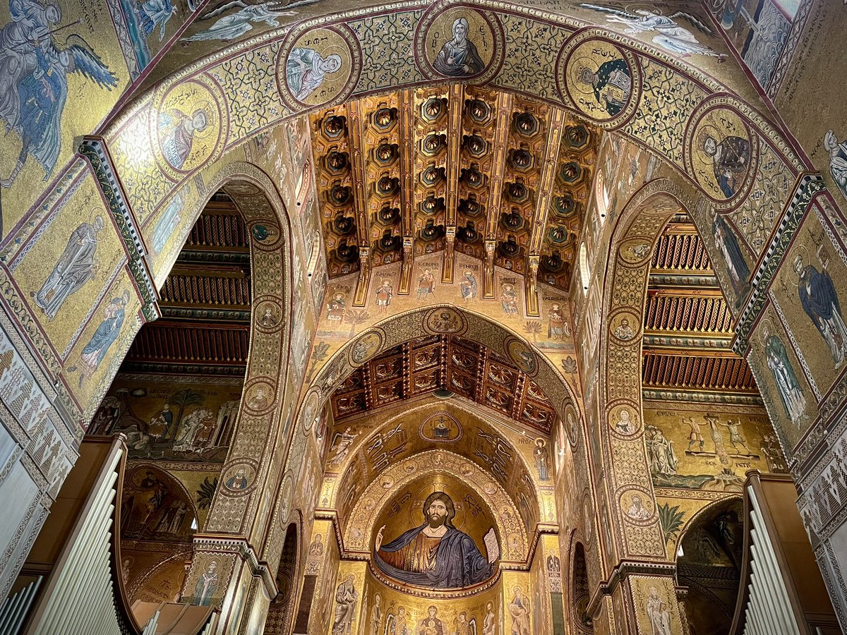 annacrosas's tweet photo. El Pantocràtor del Duomo di Monreale (aquest sí, oi, @velasc_alberto? 😉). 

#ConcadOro #Palermo #Palerm #Sicília https://t.co/18euQ57iSm