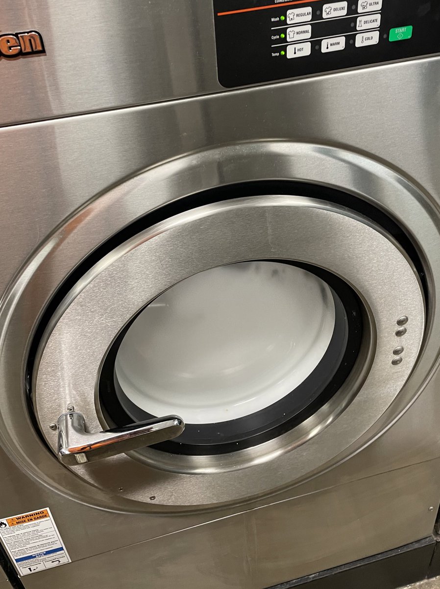 keenen's tweet photo. I think I’m using too much laundry detergent. https://t.co/We3I92jVJP