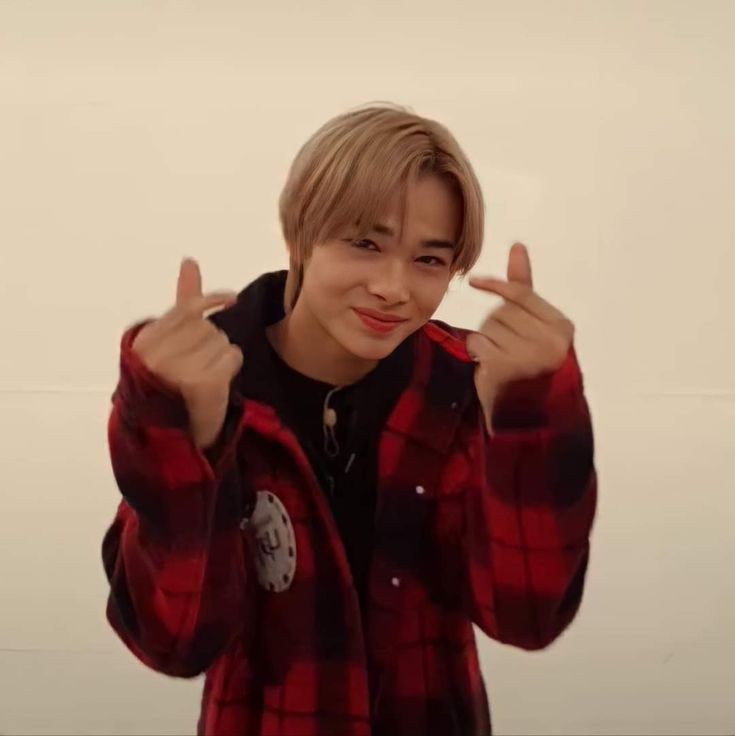 nishimqra's tweet photo. @STAYCHEERS @suminaeb Happiest birthday to uri leader, SUMIN NOONA! Hope all the good things will surround you, and please always be happy! ♡ https://t.co/ddGGJxzU49