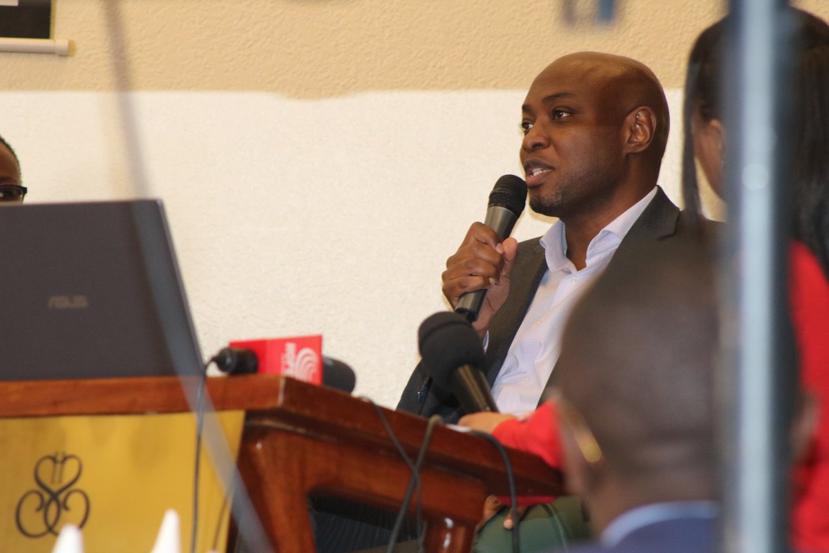 TalaKenya's tweet photo. "Borrowing from shopkeepers has increased from 27% to 34% over 2 years."
~ @owinobill CEO Kenya - Nimble Group
#TalaMoneyMarch2023 https://t.co/w2vba1Rsgn