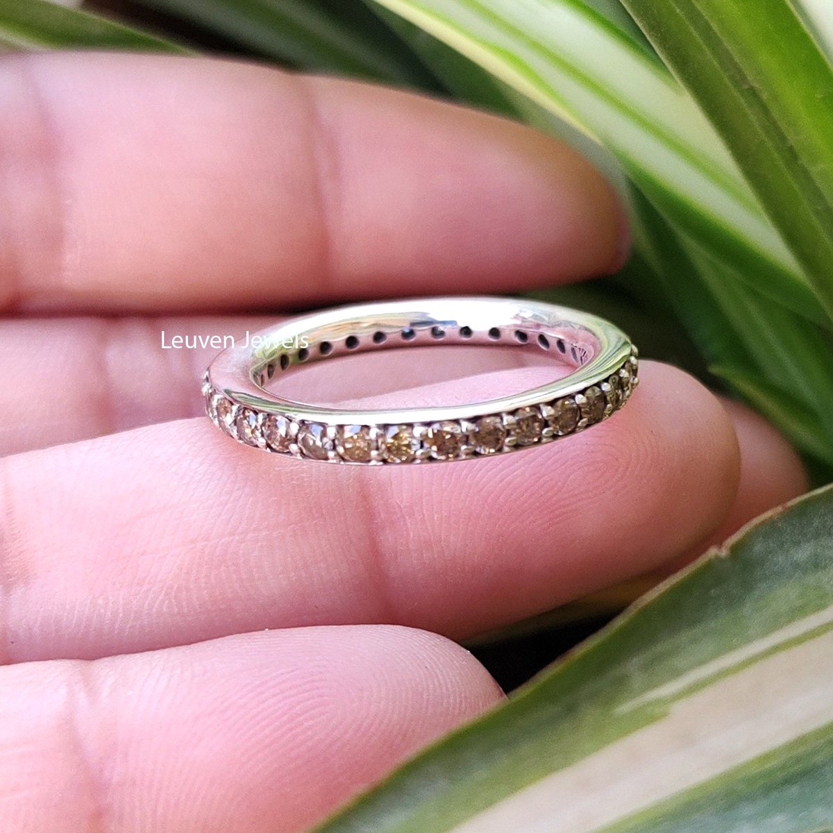 LeuvenJewels's tweet photo. Excited to share the latest addition to my #etsy shop: Diamond Ring, Eternity Ring, Stackable Ring, Best Ring For Her, https://t.co/1MzBJ5MAbf #diamond #brown #women #silver #ring #stackablering #diamondring #giftforher #stackablering #stackableband https://t.co/InquXVzx5B
